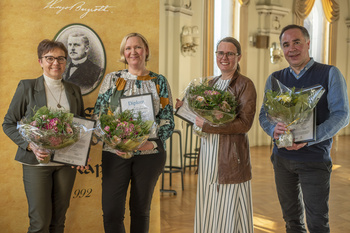Hugo Bergroth-sällskapets språkpris 2021, foto: Linus Westerlund
Från vänster: Annica Törmä, Tiina Sjelvgren, Jenny Sylvin, Jens Berg.